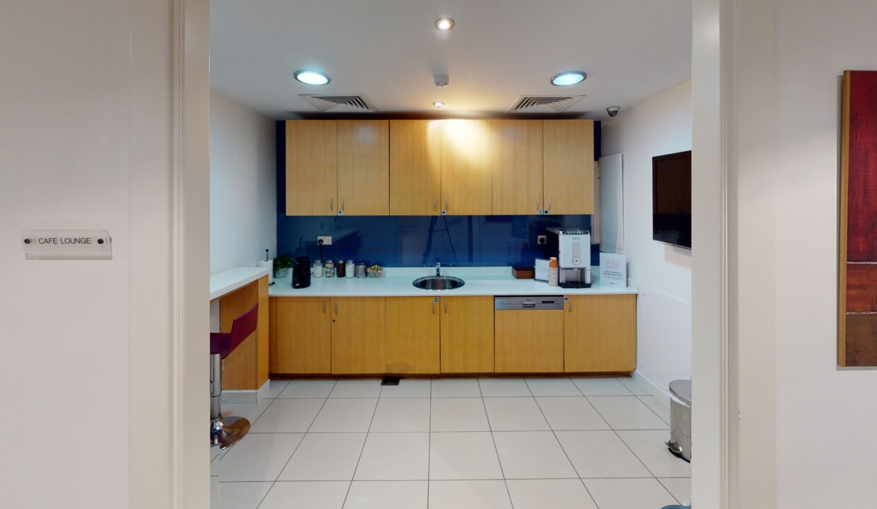 Regus-Tamimah-Building-Wattayah-Kitchen(1)