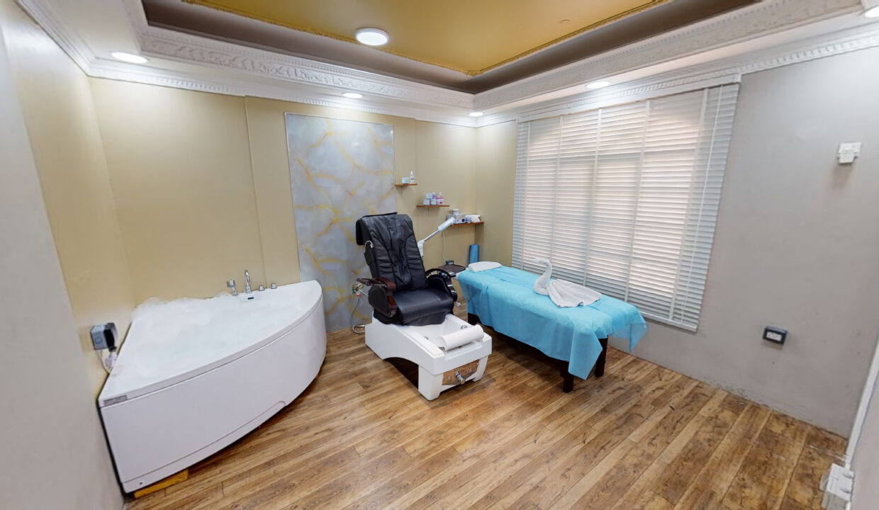 Q-Spa-Saloon-For-Men-03082021_201201