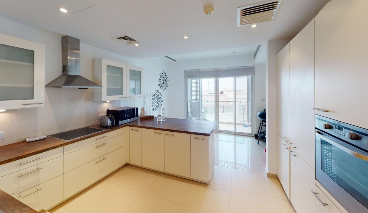 Al-Mouj-Almeria-North-3-Bedroom-Apartment-Kitchen