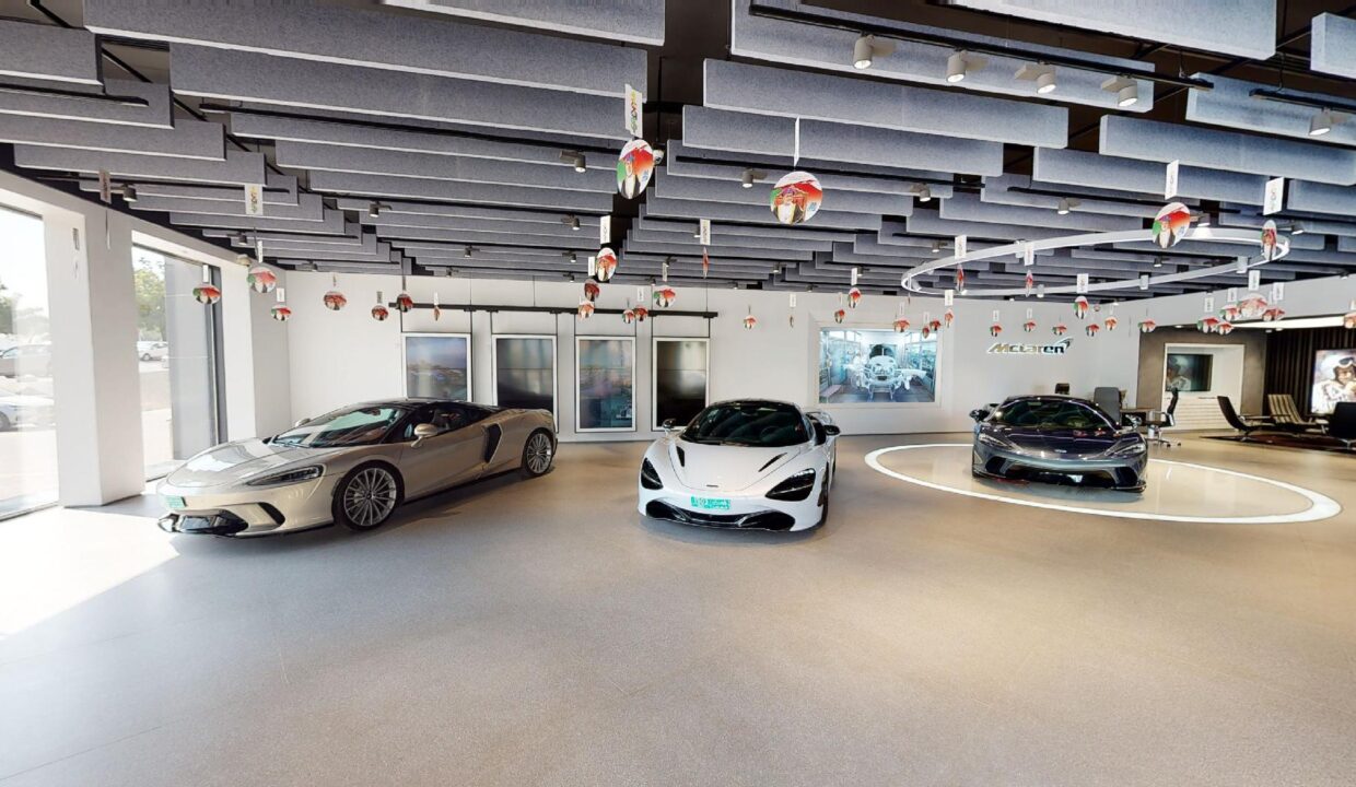 McLaren-Showroom-Oman-11092021_102106