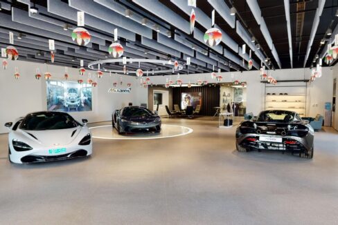 McLaren-Showroom-Oman-11202021_005426